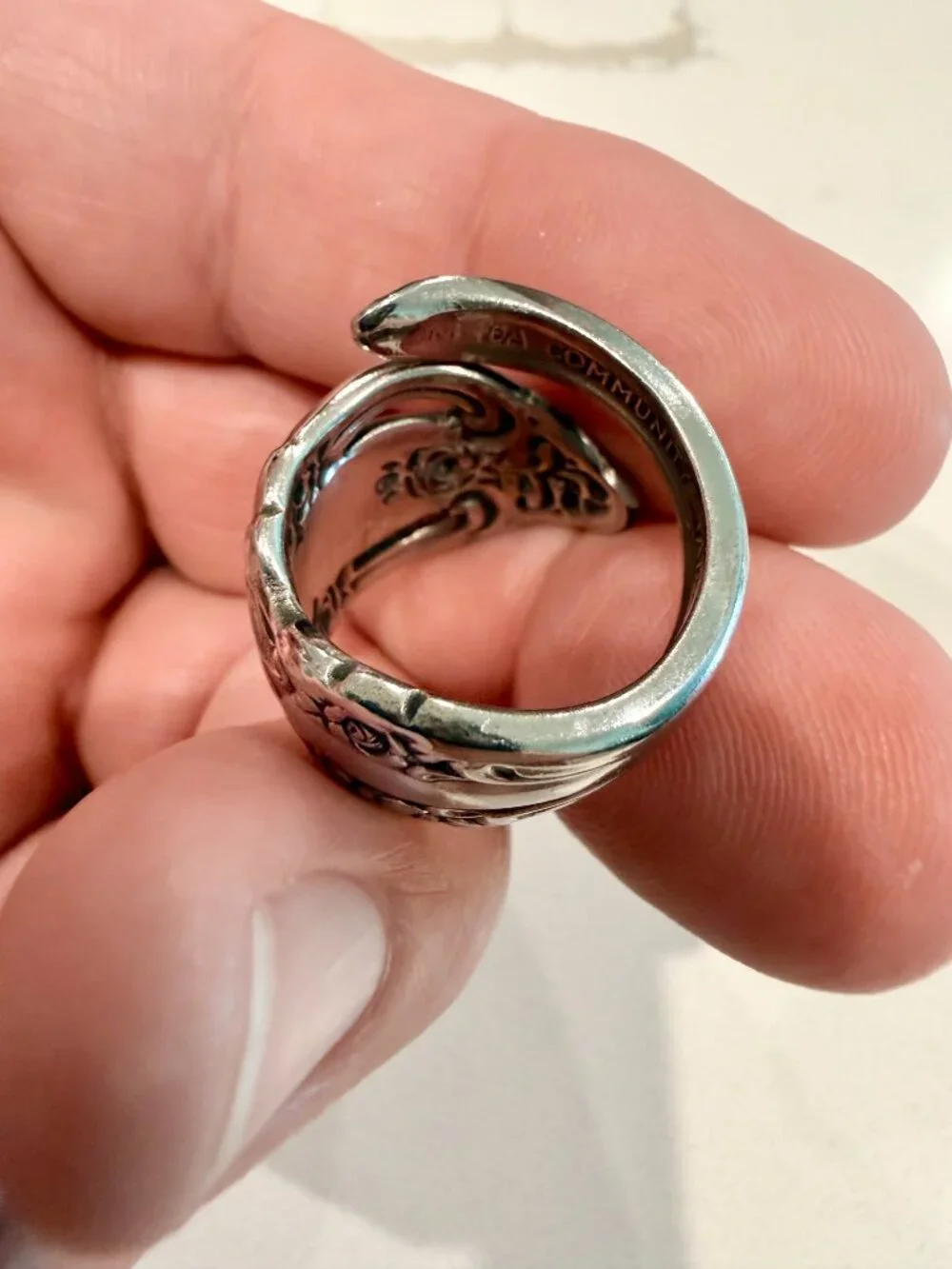 Oneida Brahms 1980 Floral Spoon Ring
